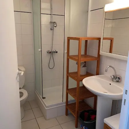 2 Pièces Avec Parking En Coeur De - Lumineux Et Calme Appartement