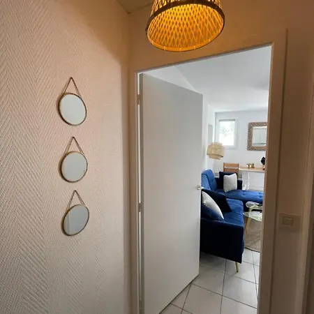 Apartment 2 Pieces Avec Parking En Coeur De - Lumineux Et Calme