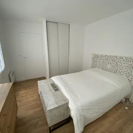 2 Pieces Avec Parking En Coeur De - Lumineux Et Calme * La Rochelle (Charente-Maritime)